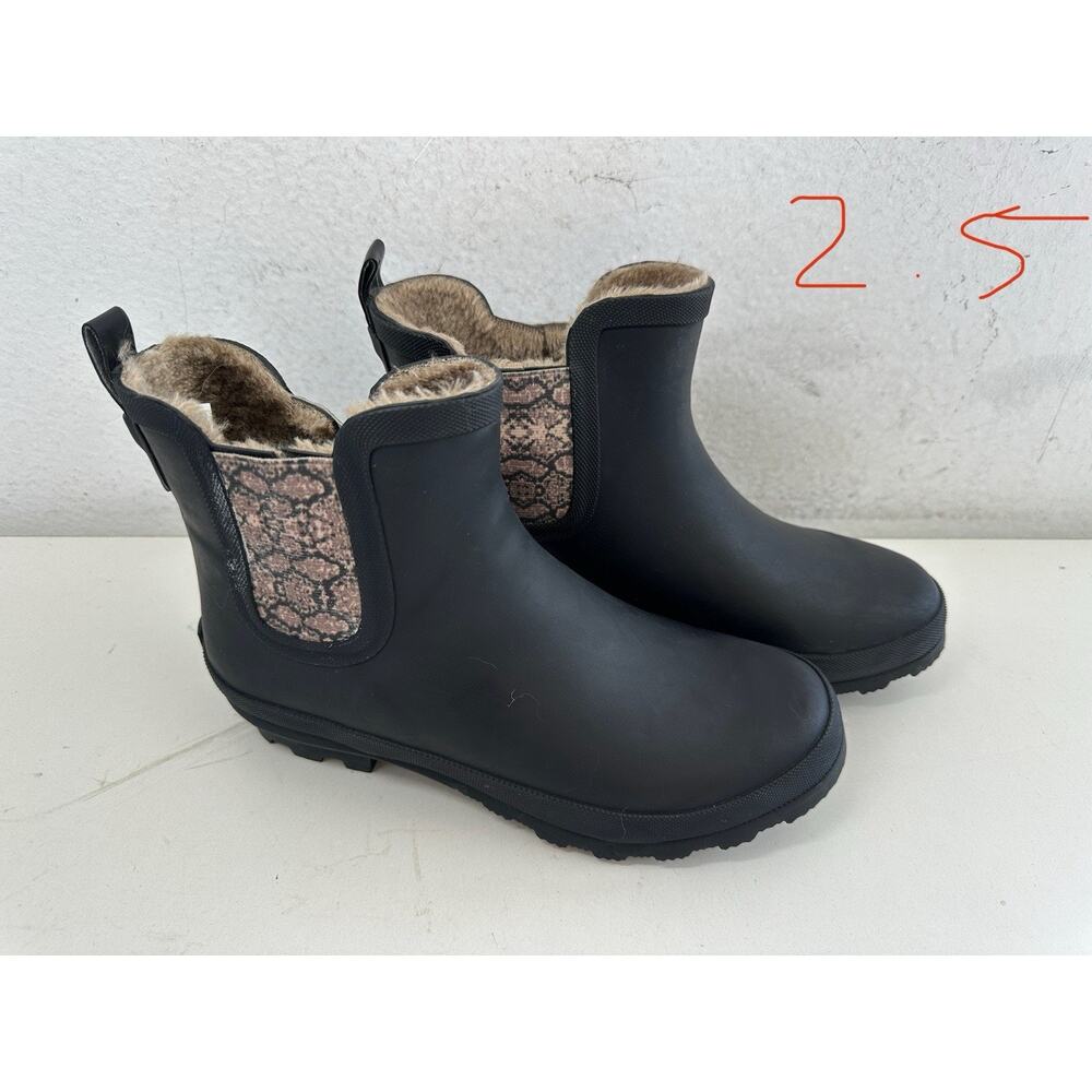 Serra Size 9 Black Boots Faux Fur Lining 700096